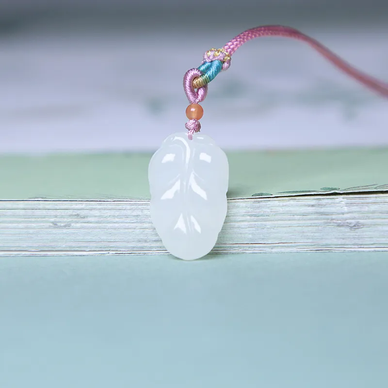 Ingenuity Necklaces White Jade Unisex-1