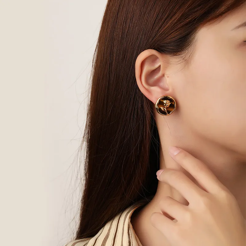 Happy Tide Alloy Stud Earrings Women's-1