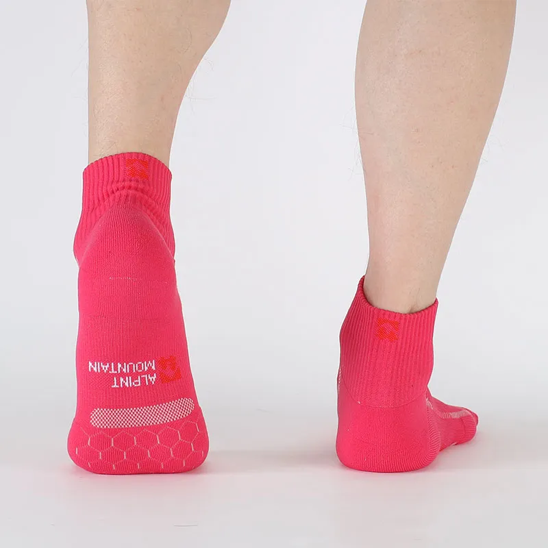 ALPINT MOUNTAIN Mid Calf Socks Women's Rose Red-4