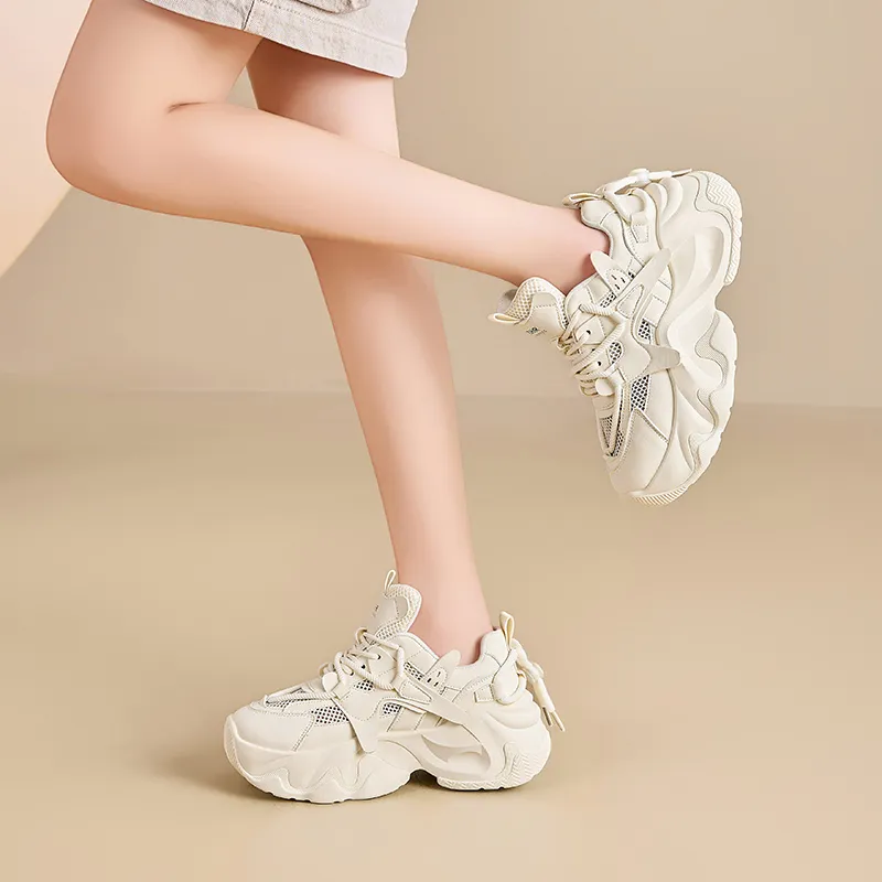 ZHR Little White Bear Abrasion Resistant Breathable Low Top Casual Shoes Women's Beige-2