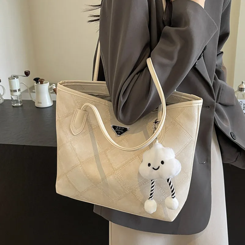 Jade En Plus PU Shoulder Bag Regular Women's Ecru Black Tea-3