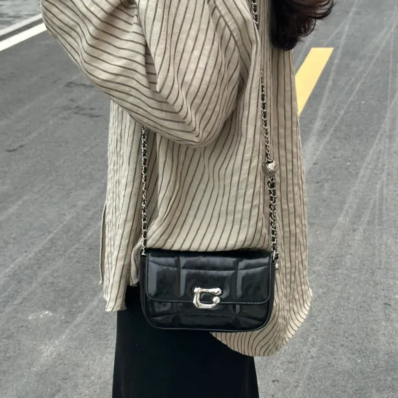 Jade En Plus PVC Crossbody Bag Regular Women's Black/Silver-7