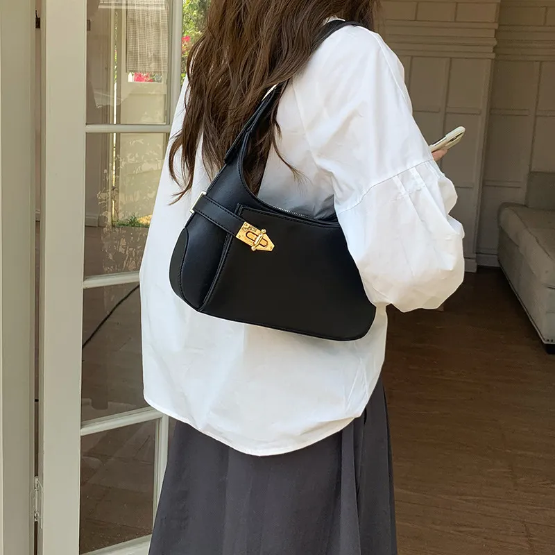 Jade En Plus PU Shoulder Bag Handbag Regular Women's Black-6