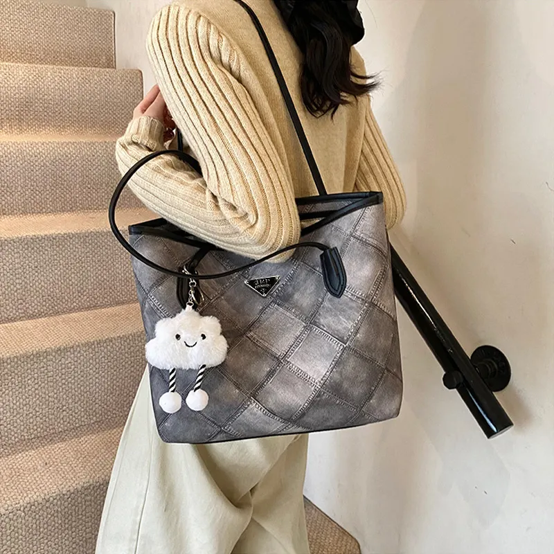 Jade En Plus PU Shoulder Bag Regular Women's Ecru Black Tea-12