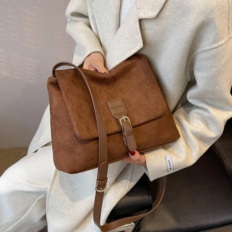 Jade En Plus Velour Shoulder Bag Messenger Bag Women's Mocha/Coffee/Black-6