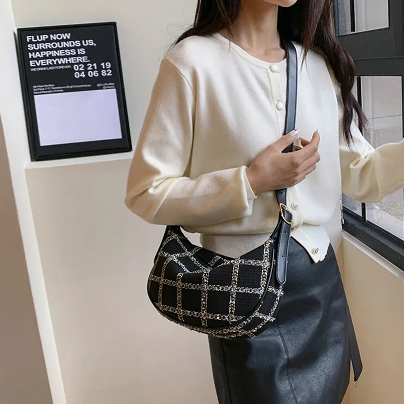 Jade En Plus Canvas Shoulder Bag Regular Women's Black/White-2