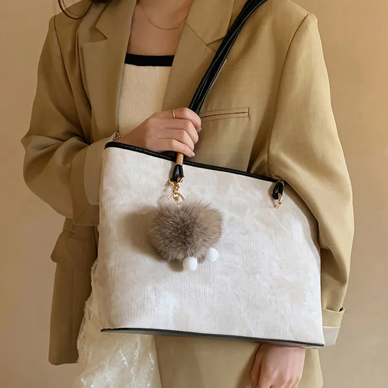 Jade En Plus Pu Shoulder Bag Regular Large Size Women's Ecru-3