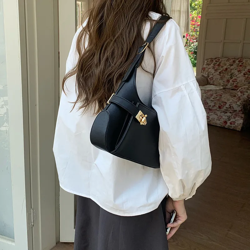 Jade En Plus PU Shoulder Bag Handbag Regular Women's Black-3