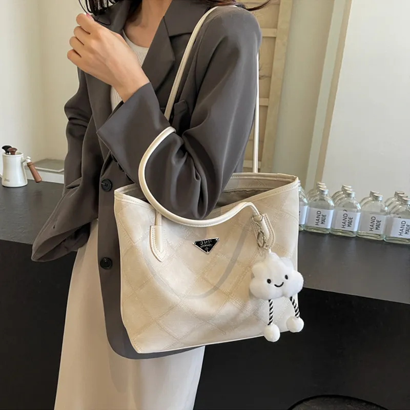 Jade En Plus PU Shoulder Bag Regular Women's Ecru Black Tea-5