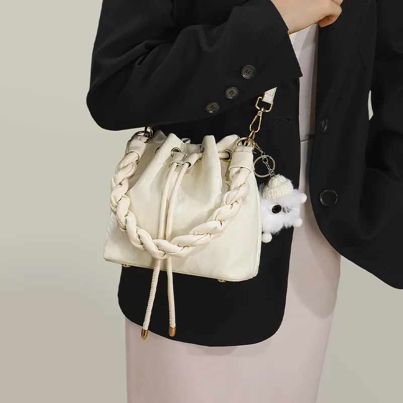 C°BANNER Synthetic Leather One Shoulder Handbag Medium Size Women's Ecru-4