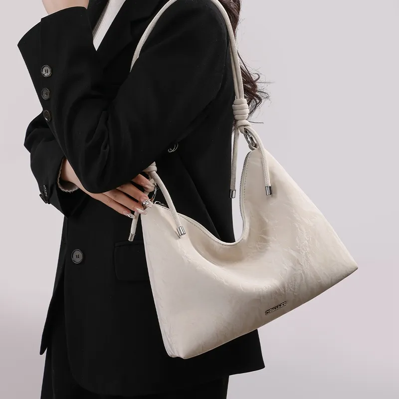 C°BANNER Cow Leather One Shoulder Underarm Tote Regular Women's Ecru-3