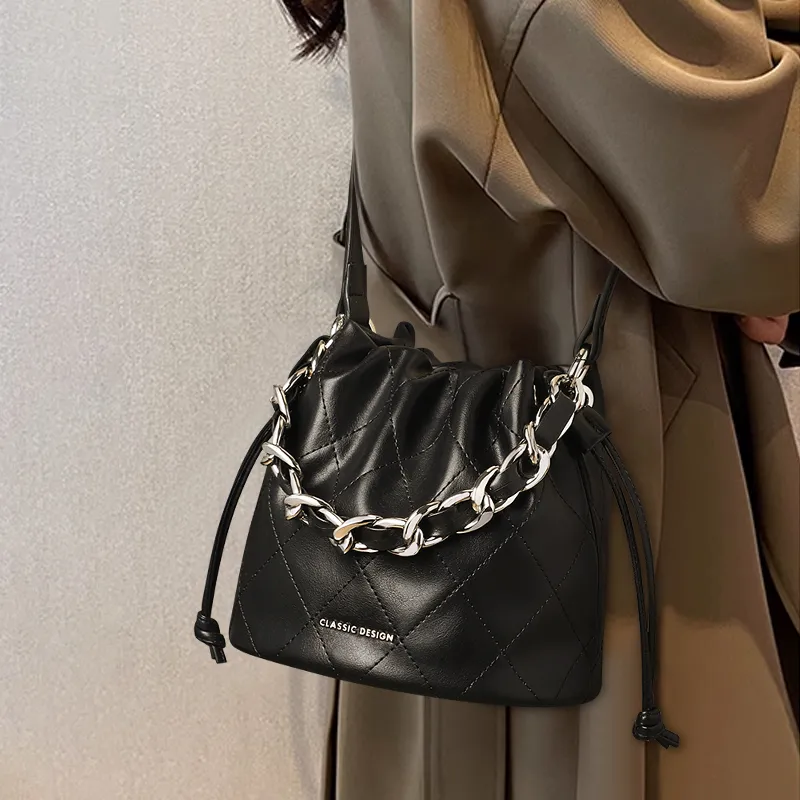 C°BANNER Cow Leather Shoulder Bag, Crossbody Bag, Handbag, Bucket Bag Regular Women's Black-1