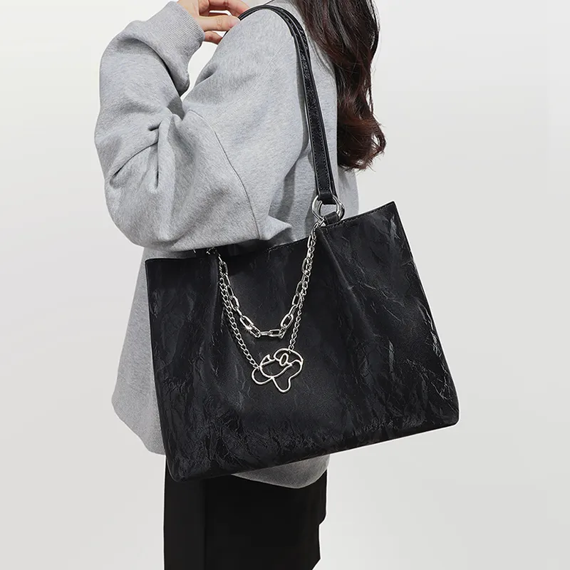 C°BANNER Cow Leather Shoulder Bag Tote Regular Women's Black-2