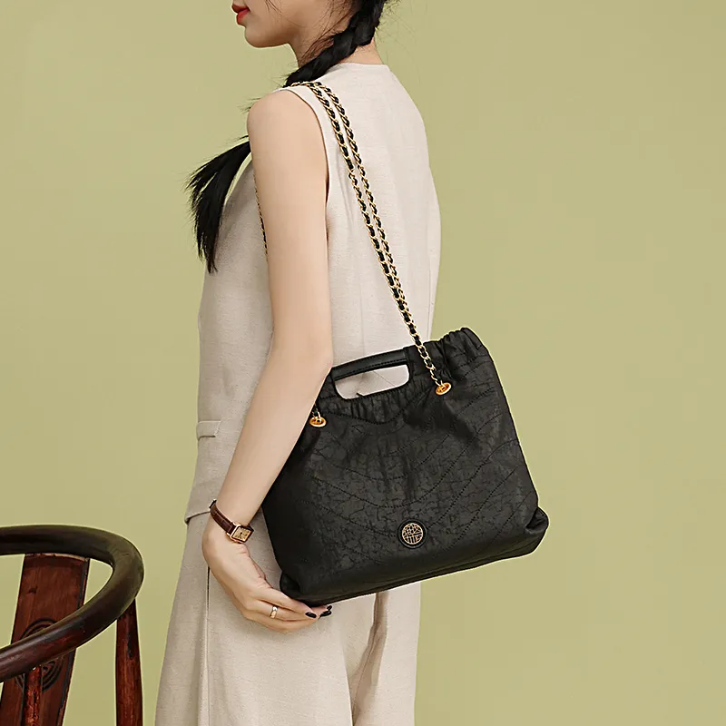 Pivsnu Fragrant Cloud Yarn Shoulder Bag Regular Women's Black-1