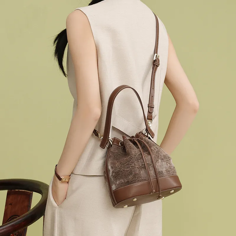 Pivsnu Genuine Leather Shoulder Bag Women's Brown-1
