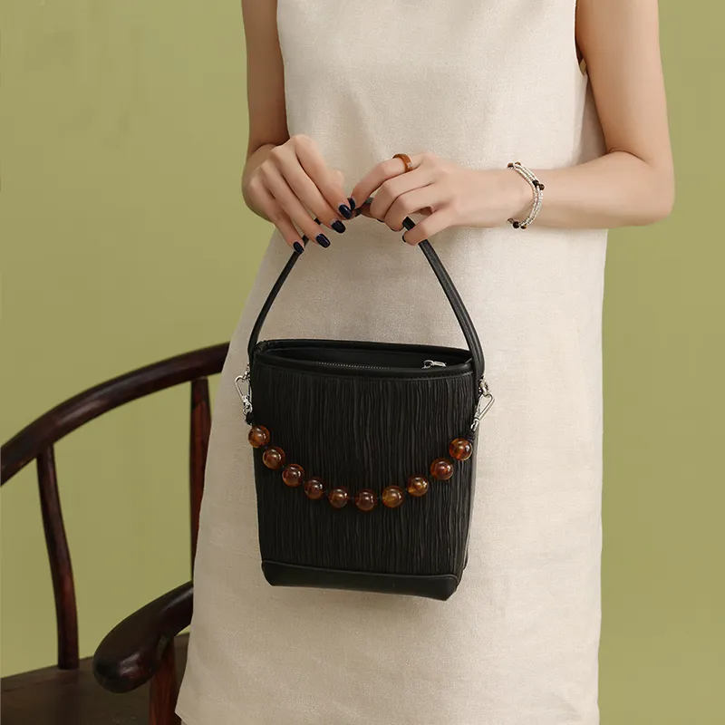 Pivsnu Fragrant Cloud Yarn Handbag Women's Multicolor-1