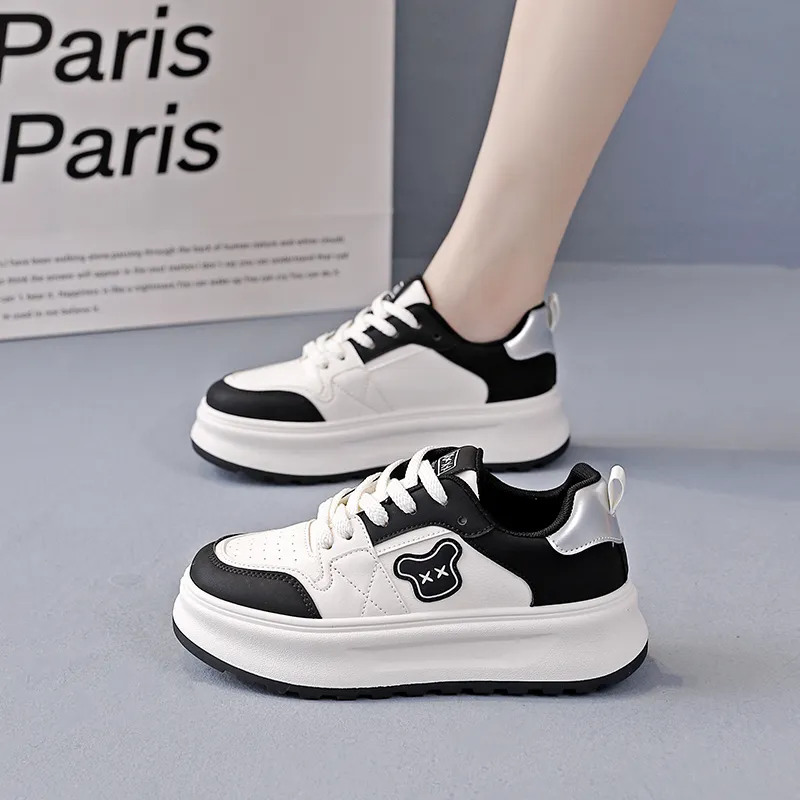 Lycakington Anti Slip Wear Resistant Low Top Skateboard Shoes Women's-1