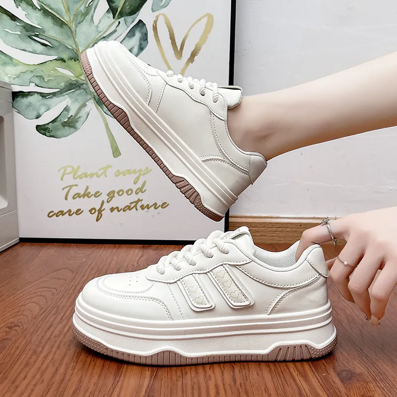 Lycakington Slip Resistant Breathable Abrasion Resistant Low Top Skateboard Shoes Women's Beige-4