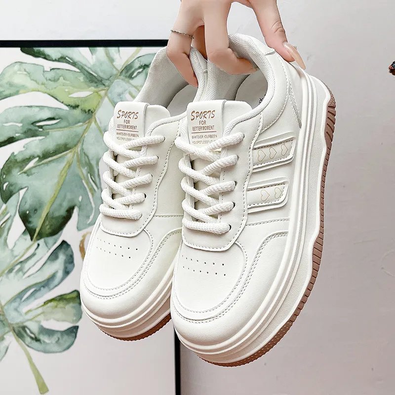 Lycakington Slip Resistant Breathable Abrasion Resistant Low Top Skateboard Shoes Women's Beige-2