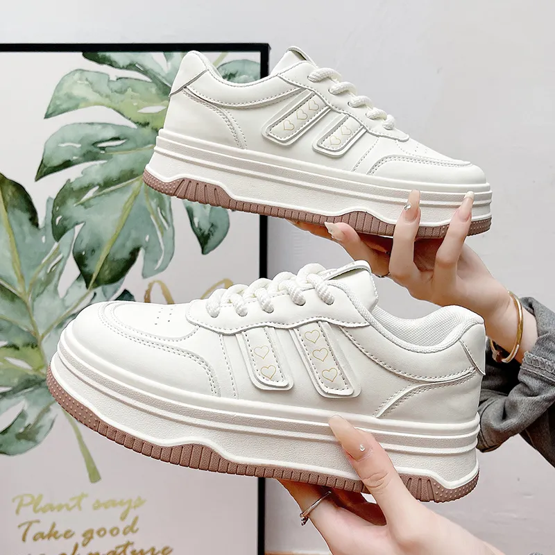 Lycakington Slip Resistant Breathable Abrasion Resistant Low Top Skateboard Shoes Women's Beige-1