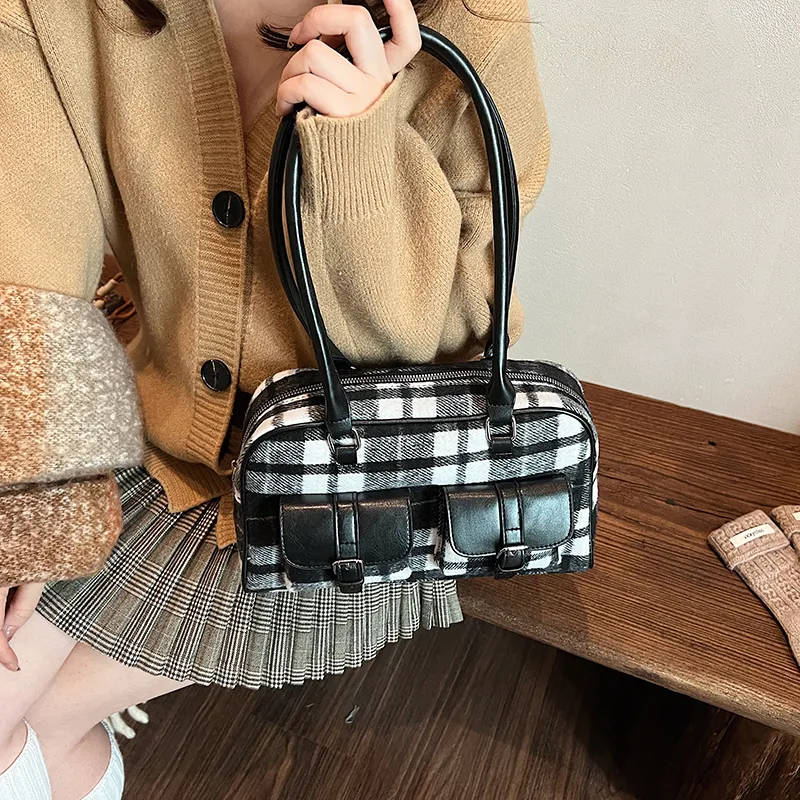 KARUISHA Woolen Shoulder Bag Women's Coffee/Black/Red-5