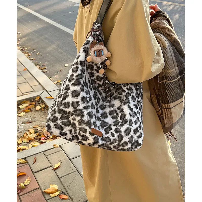 KARUISHA Woolen Shoulder Bag Regular Women's White Leopard Print/Brown Leopard Print/Black Leopard Print-1