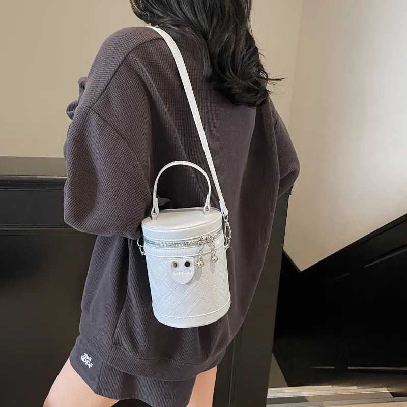 VERADONNA PU Bucket Bag, Shoulder Bag, Crossbody Bag, Handbag Women's Multicolor-11