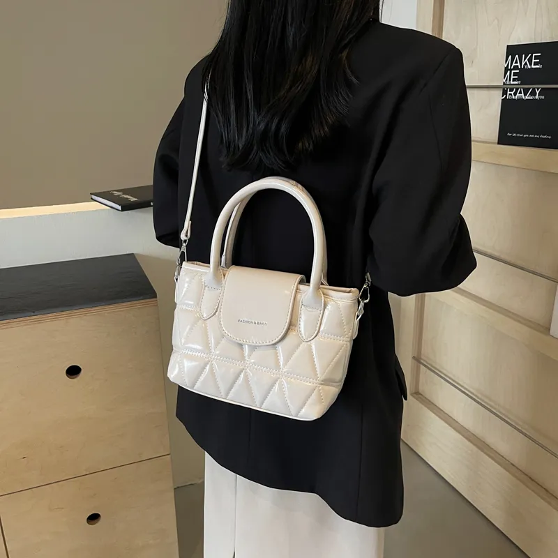 KARUISHA PU Handbag Women's Black Silver Burgundy White-1