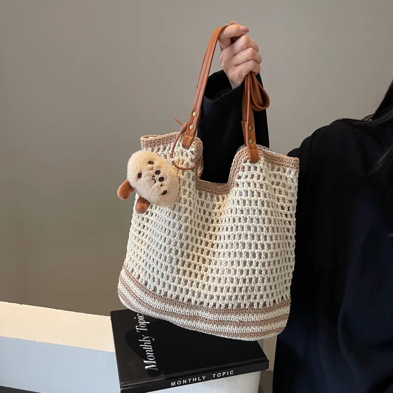 VERADONNA Knitted Fabric Shoulder Bag Women's Ecru-1