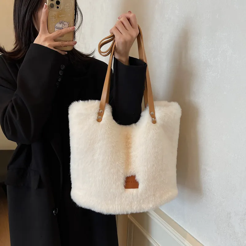 KARUISHA Fuzzy Handbag, Shoulder Bag Regular Women's Black/Brown/Ecru-17
