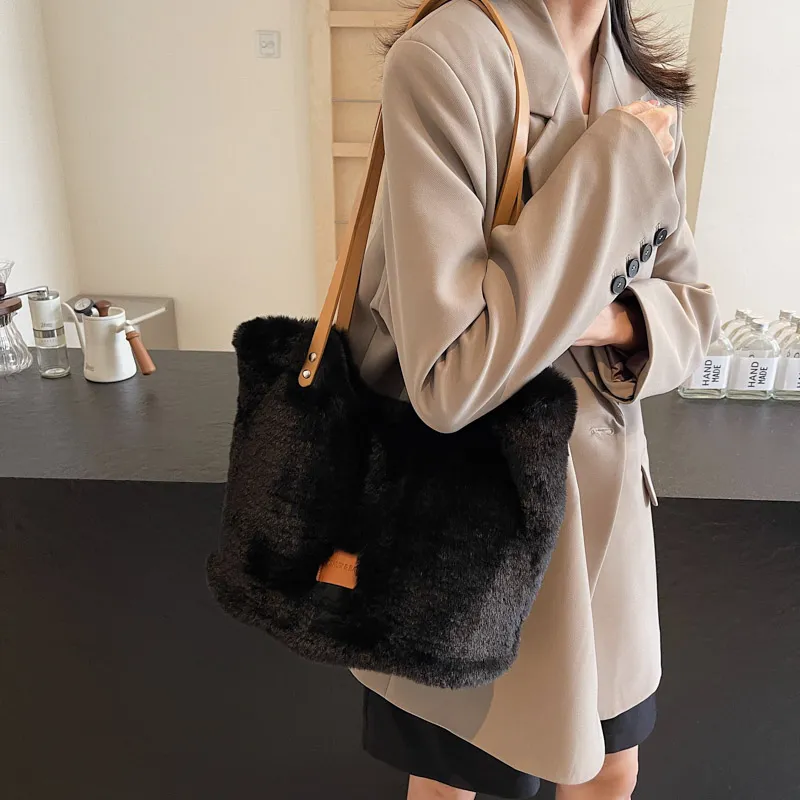 KARUISHA Fuzzy Handbag, Shoulder Bag Regular Women's Black/Brown/Ecru-6