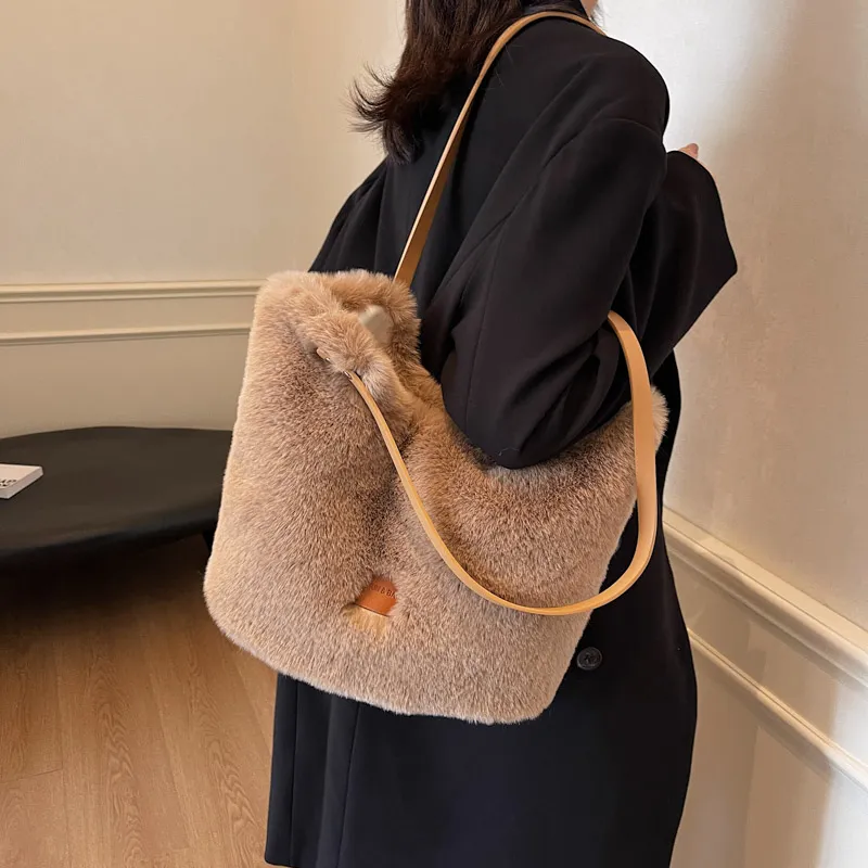 KARUISHA Fuzzy Handbag, Shoulder Bag Regular Women's Black/Brown/Ecru-10