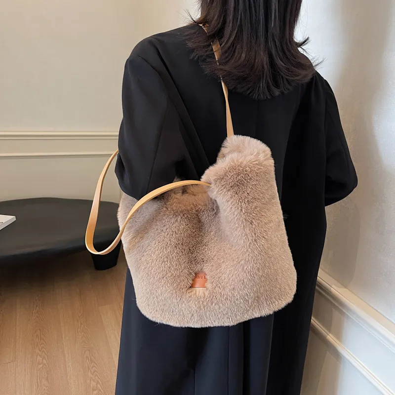 KARUISHA Fuzzy Handbag, Shoulder Bag Regular Women's Black/Brown/Ecru-8