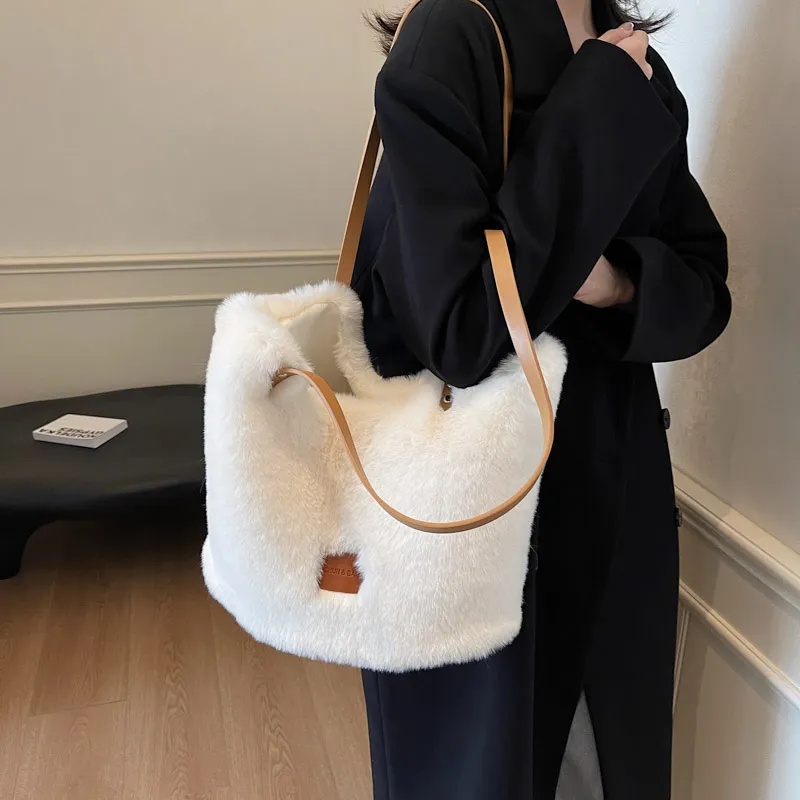 KARUISHA Fuzzy Handbag, Shoulder Bag Regular Women's Black/Brown/Ecru-14