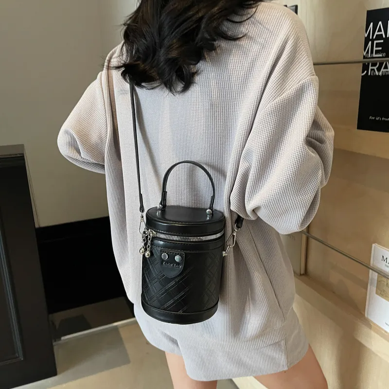 VERADONNA PU Bucket Bag, Shoulder Bag, Crossbody Bag, Handbag Women's Multicolor-14
