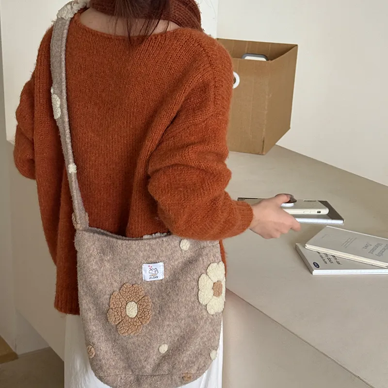 KARUISHA Woolen Crossbody Bag Regular Women's Multicolor-4
