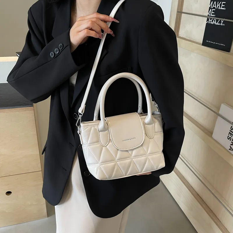 KARUISHA PU Handbag Women's Black Silver Burgundy White-3