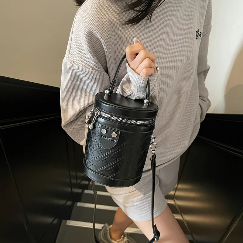 VERADONNA PU Bucket Bag, Shoulder Bag, Crossbody Bag, Handbag Women's Multicolor-13
