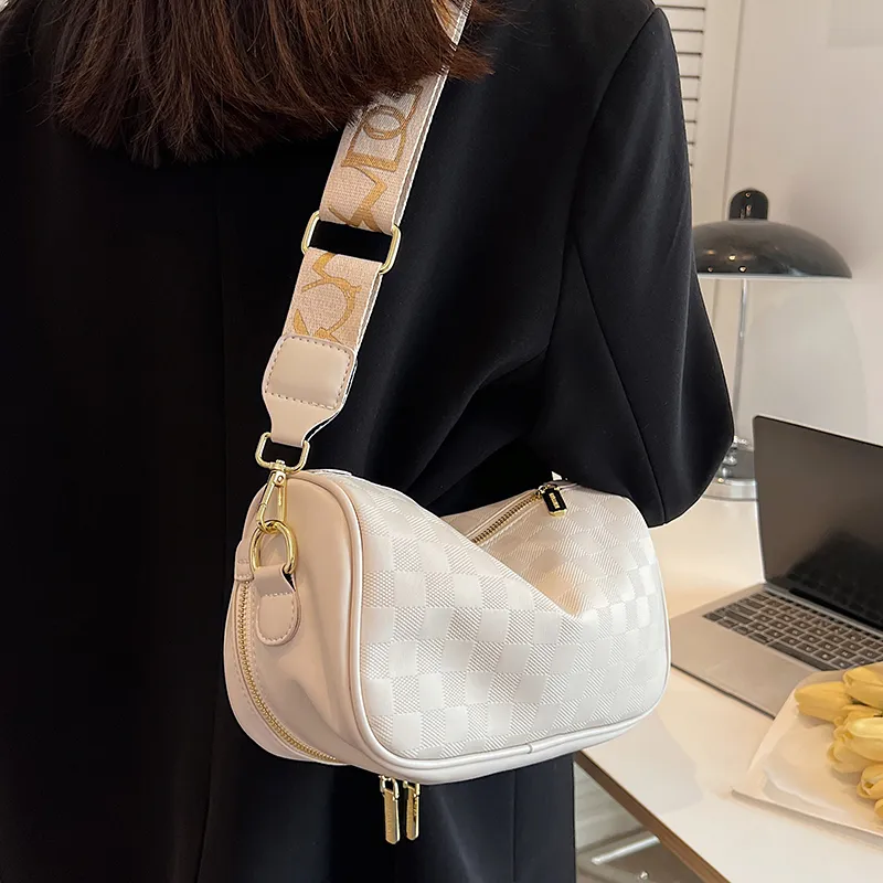 Kevin Cohen Cow Leather With Synthetic Leather Shoulder Bag Women's White/Black-7