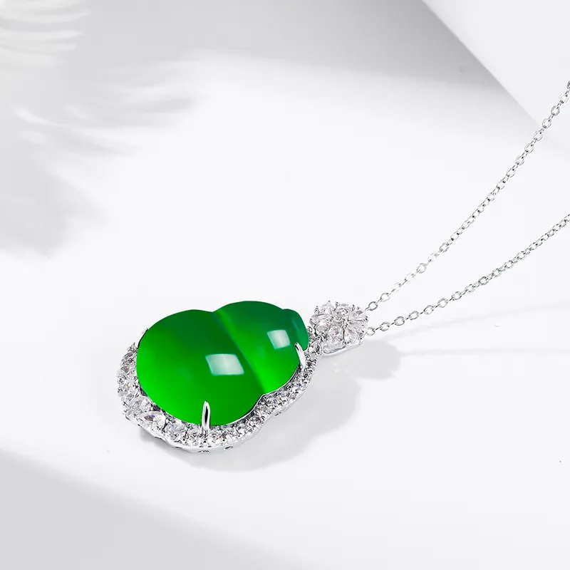 Begoris Chalcedony Necklaces Unisex-2