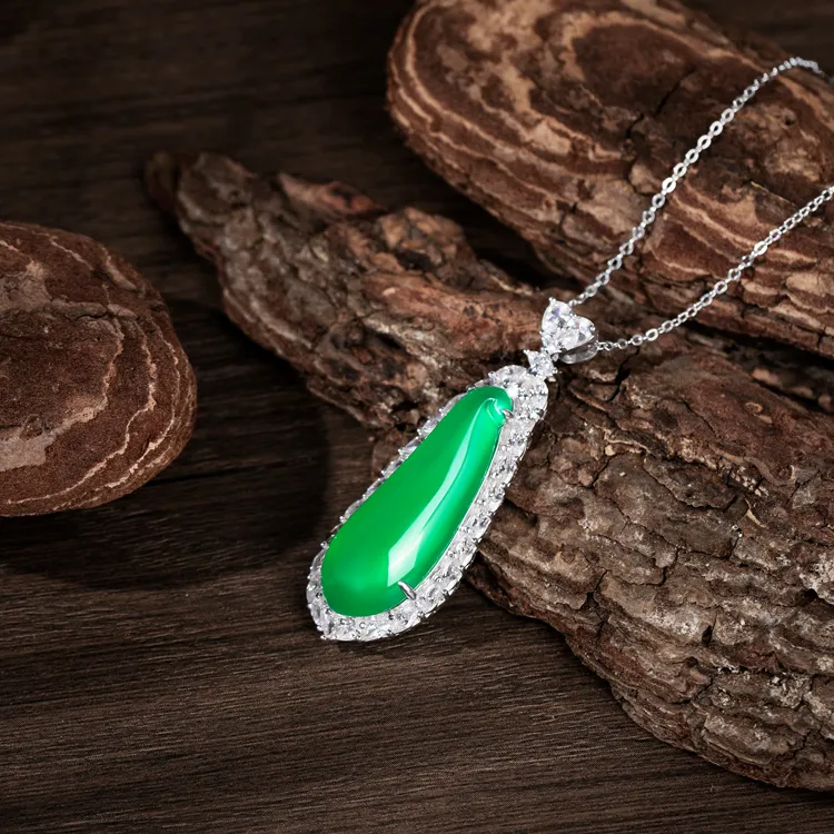 Begoris Chalcedony Necklaces Unisex-2