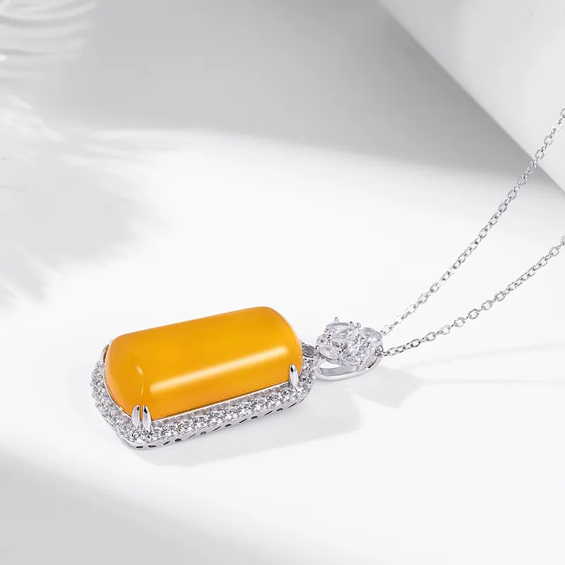 Begoris Chalcedony Necklaces Unisex-2