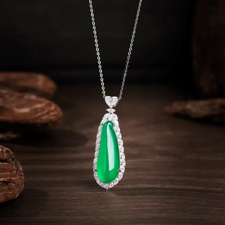 Begoris Chalcedony Necklaces Unisex-1