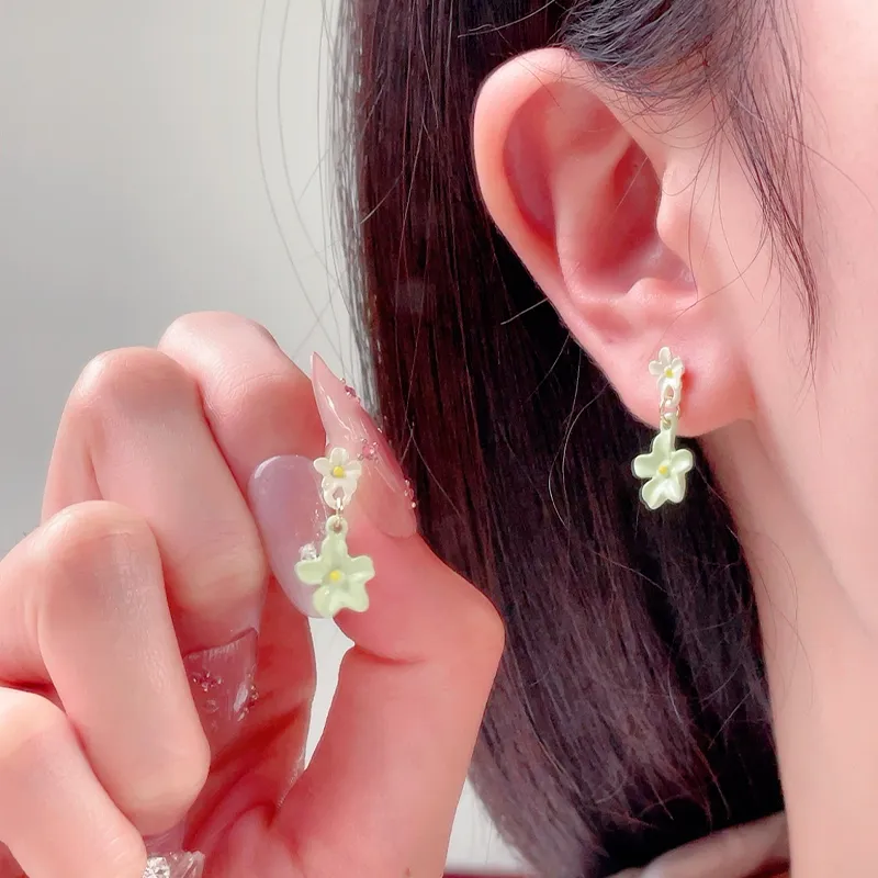 GIFT&CO S925 Silver Stud Earrings Women's-1