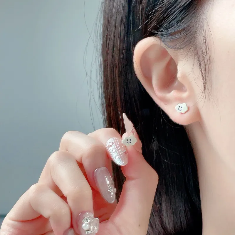 GIFT&CO S925 Silver Stud Earrings Women's-1