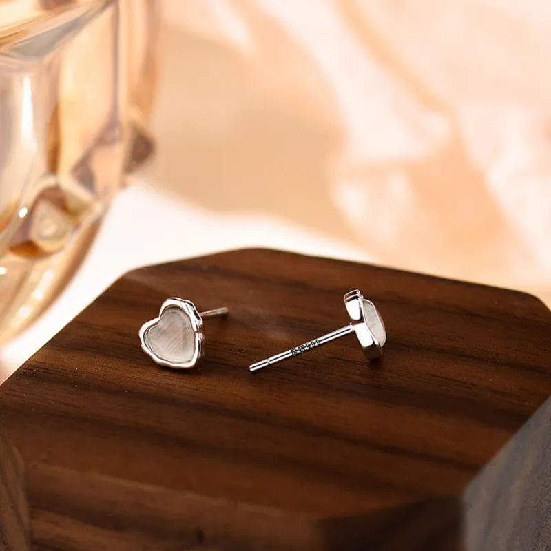 JIACUIYUN Glass Cat Eye Stud Earrings Unisex-1