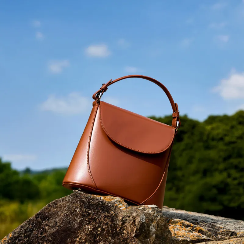 PESASRIE Cow Leather One Shoulder Handbag Women's Brown/Black/White-1