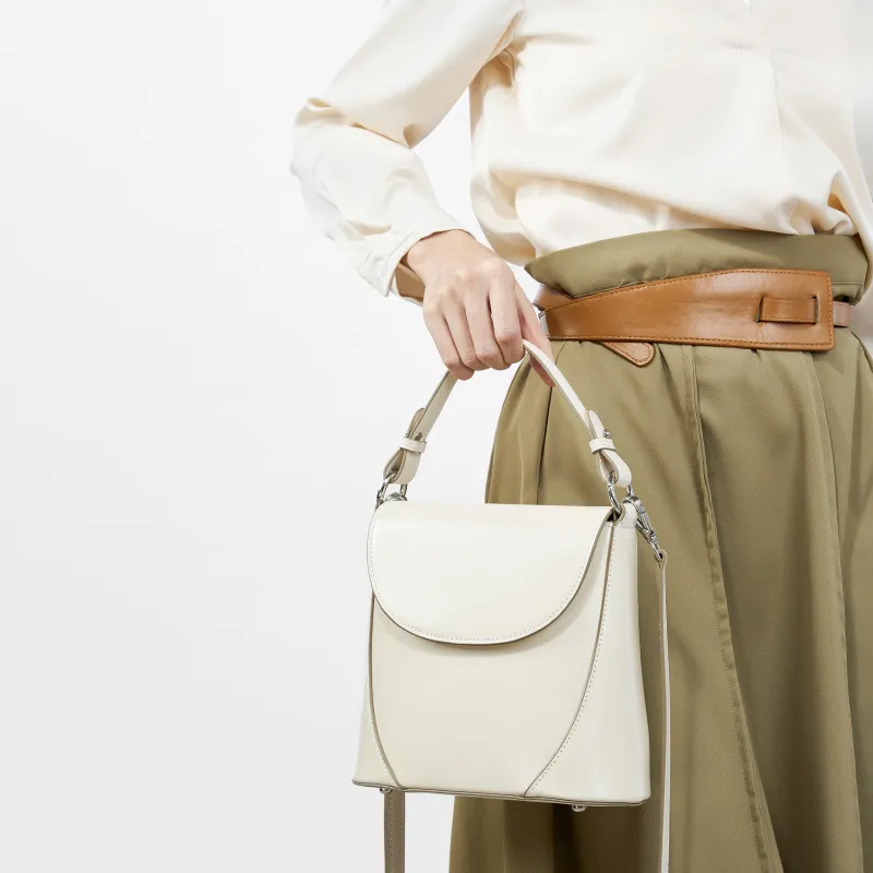 PESASRIE Cow Leather One Shoulder Handbag Women's Brown/Black/White-13