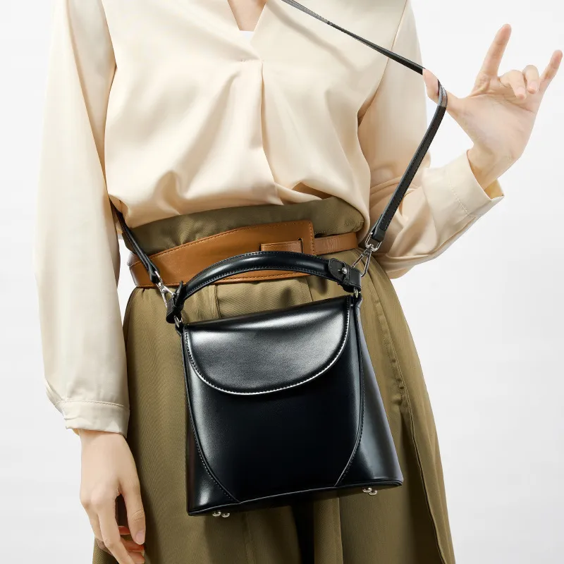 PESASRIE Cow Leather One Shoulder Handbag Women's Brown/Black/White-5