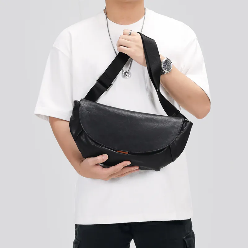 PESASRIE Cow Leather Shoulder Bag Men's Black-7